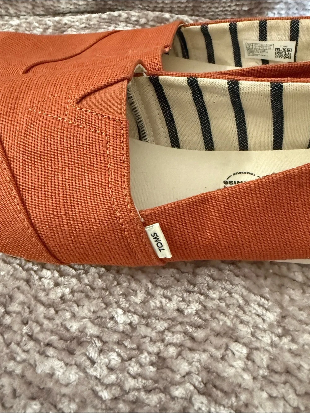 Tom's Women's Canvas Flats Size 9 Burnt Orange.